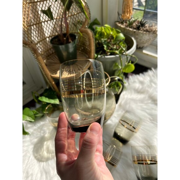 Vintage drinking pitcher glasses black glass gold MCM bar cart - 5 glasses - Picture 4 of 9